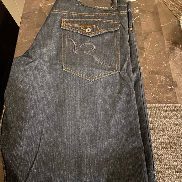 Brand  new men’s jean shorts/with pockets - Picture 2 of 6